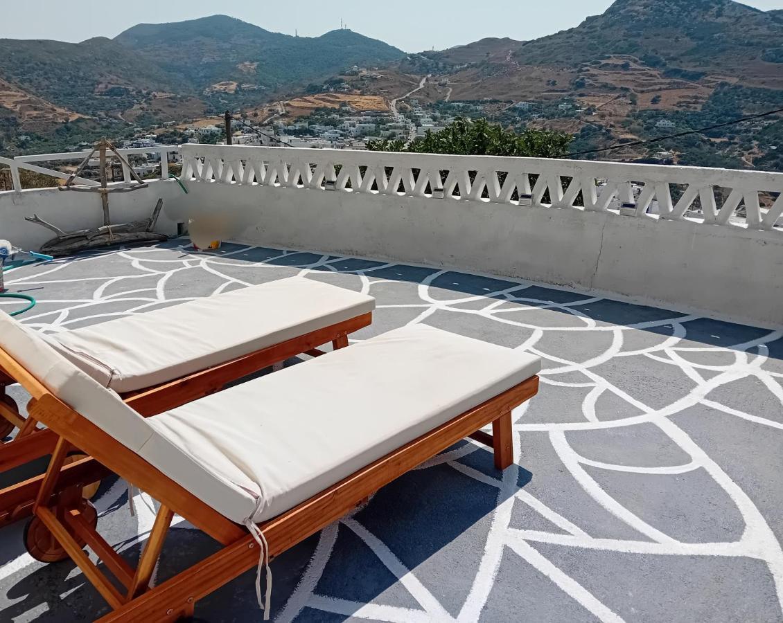 הוילה Vasiliki Skyros Castle View מראה חיצוני תמונה